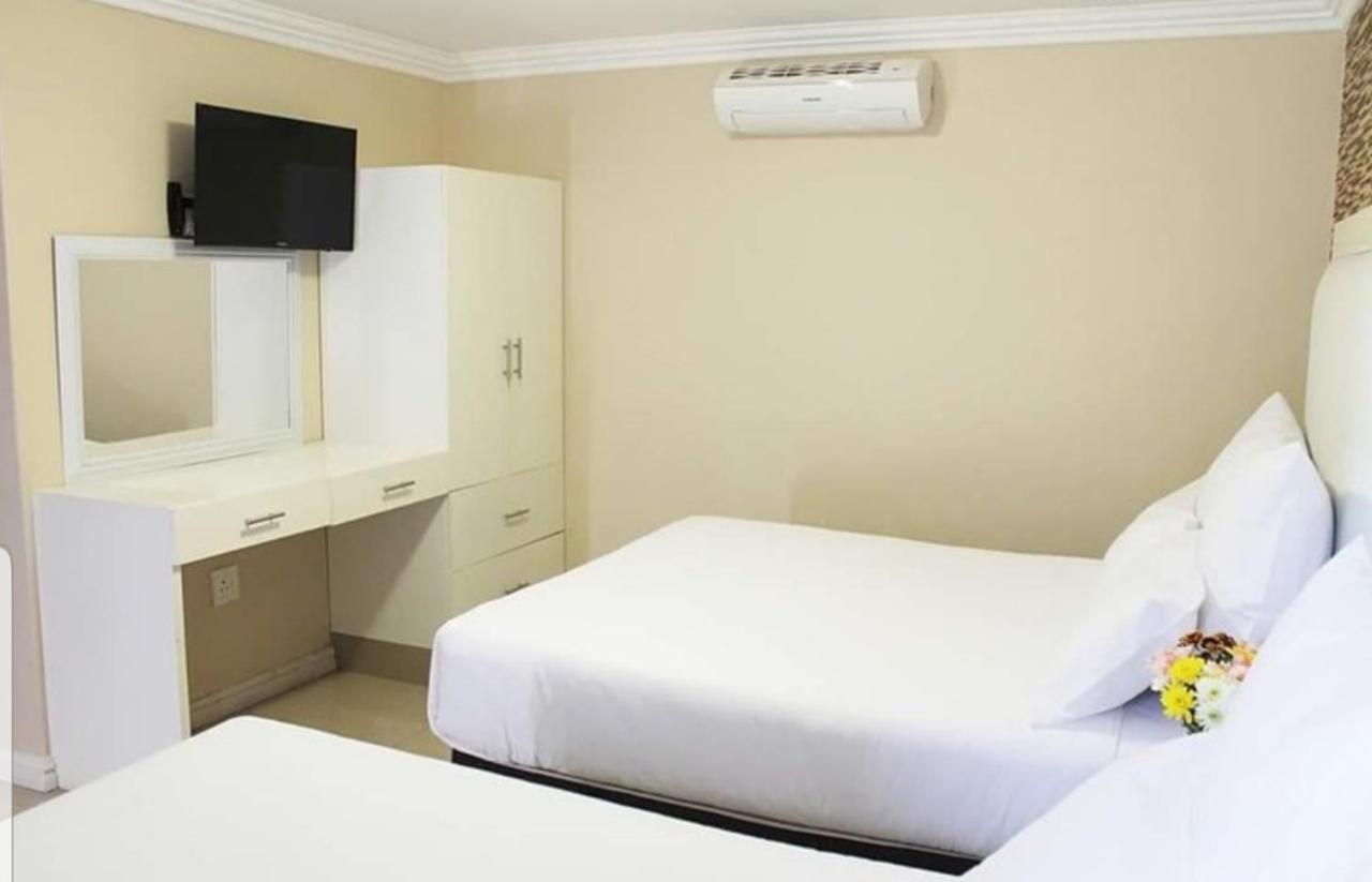 Bayside Hotel Pinetown New Germany Esterno foto